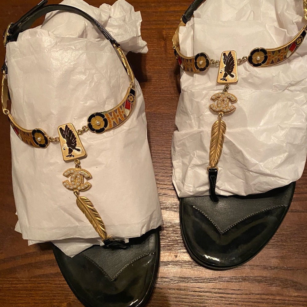 CHANEL JEWELED THONGS - Picture 2 of 15